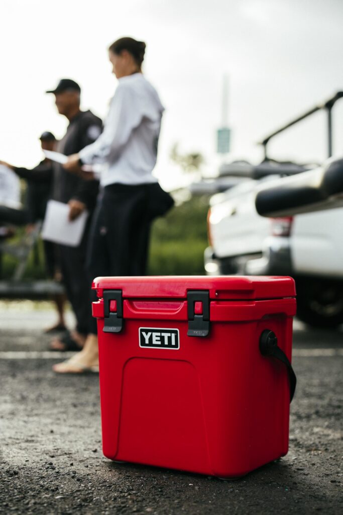 YETI- Roadie 24 Hard Cooler Rescue Red