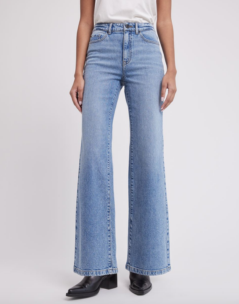 4 Retro High-Waisted Jeans To Pick Up In 2024 - VITA Daily